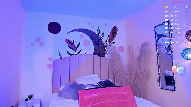 katherin smith  online show from February 5, 2025, 9:40 pm