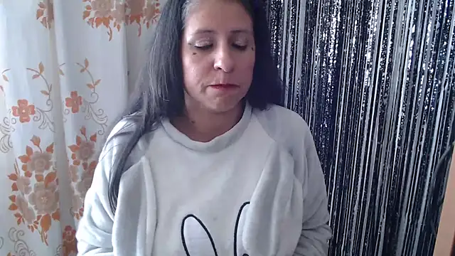 Snapshot of LucifernandaSw chatting on February 28, 2025, 4:10 pm LucifernandaSw online show from February 28, 2025, 4:10 pm