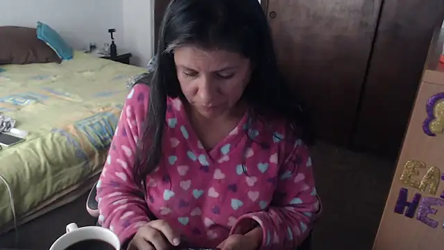 LucifernandaSw online show from May 11, 2026, 4:59 pm