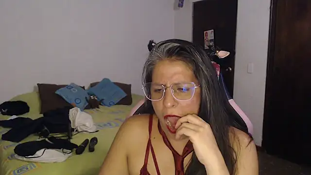 LucifernandaSw online show from May 14, 2026, 5:03 am