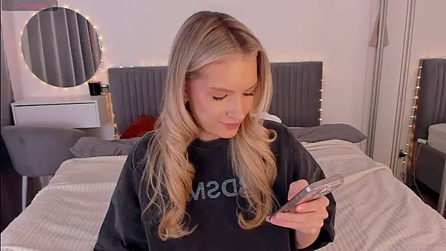 CassieRayss online show from January 17, 2026, 12:10 pm