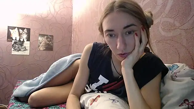 Snapshot of Fire__Foxx chatting on December 3, 2024, 5:01 pm Fire Foxx online show from December 3, 2024, 5:01 pm