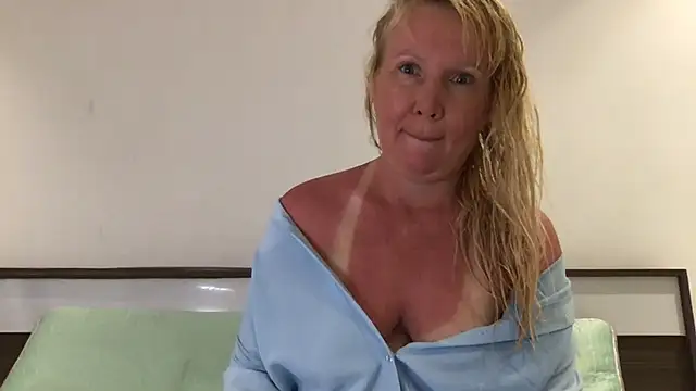 EmmaInLove23 online show from March 15, 2025, 8:37 am