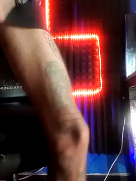 Snapshot of Themadhatter90 chatting on January 12, 2025, 2:45 am Themadhatter90 online show from January 12, 2025, 2:45 am