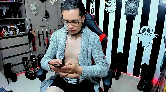 daven56 online show from December 10, 2024, 7:32 pm