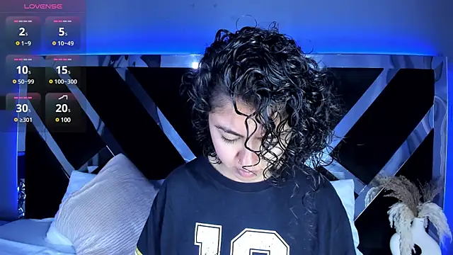 Amareto  online show from February 27, 2025, 11:52 am