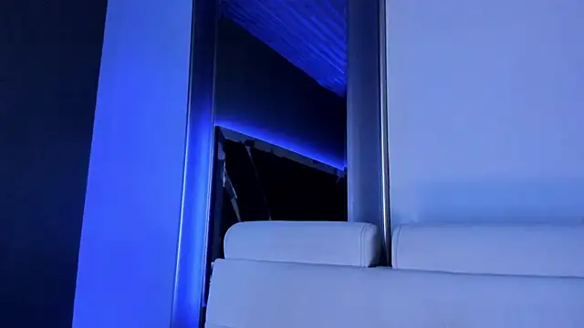 Amareto  online show from September 15, 2025, 1:55 pm