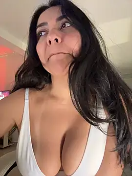 PetitLumiere online show from January 15, 2026, 5:12 am