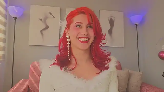 Juliana Saenzz online show from December 17, 2025, 6:36 pm