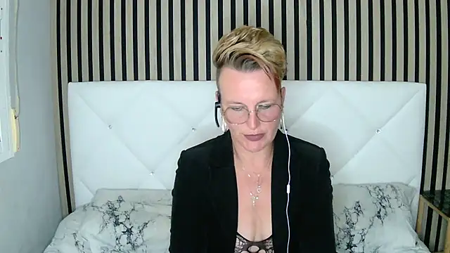 xxNoeliaxx online show from January 12, 2025, 2:09 pm