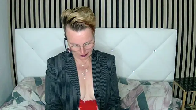 xxNoeliaxx online show from February 4, 2025, 11:16 am