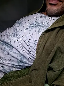 Snapshot of molozeb chatting on October 31, 2025, 5:58 pm molozeb online show from October 31, 2025, 5:58 pm