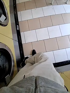 Snapshot of molozeb chatting on November 9, 2025, 11:52 am molozeb online show from November 9, 2025, 11:52 am