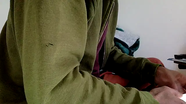 Snapshot of molozeb chatting on November 17, 2025, 7:47 am molozeb online show from November 17, 2025, 7:47 am