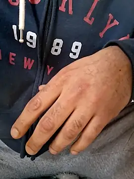 Snapshot of molozeb chatting on December 21, 2025, 10:11 am molozeb online show from December 21, 2025, 10:11 am