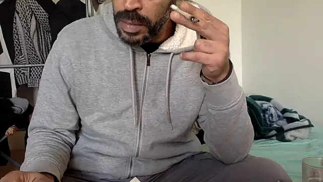 Snapshot of molozeb chatting on February 7, 2026, 4:11 pm molozeb online show from February 7, 2026, 4:11 pm