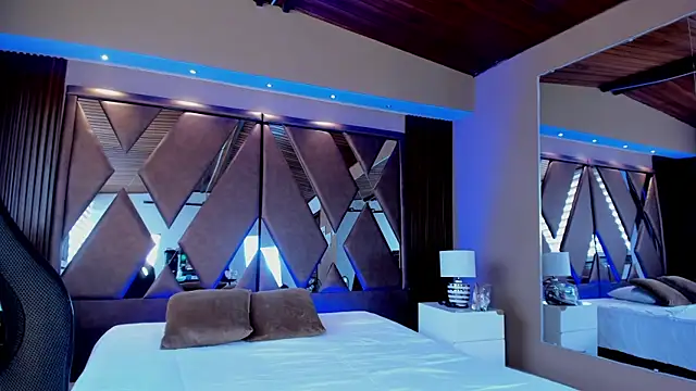 carina rossi online show from February 25, 2025, 6:31 pm