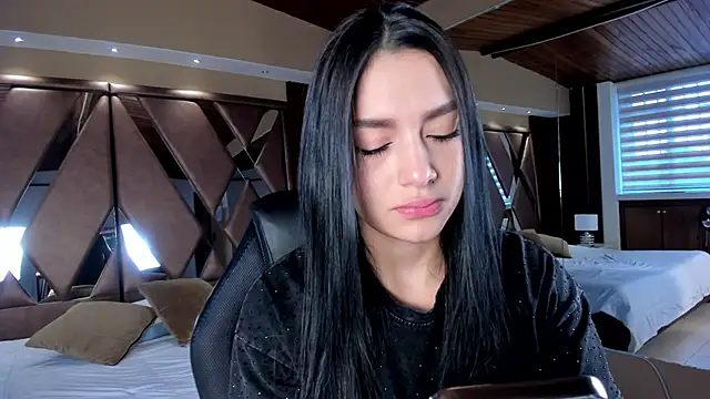 carina rossi online show from March 9, 2025, 12:53 pm