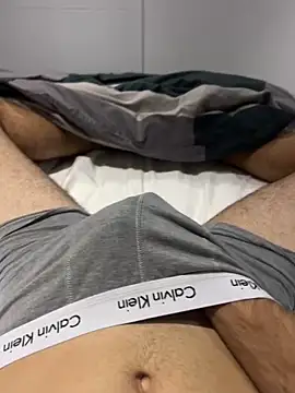 h0rnyguy001 online show from November 2, 2025, 10:23 pm