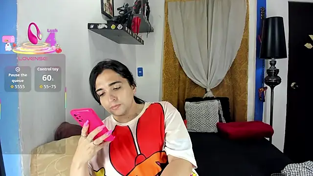 Snapshot of SARAMISHA chatting on October 15, 2025, 6:08 pm SARAMISHA online show from October 15, 2025, 6:08 pm