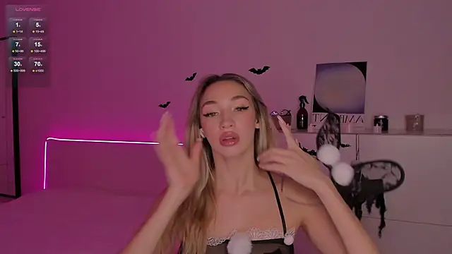 bailey kat online show from October 31, 2025, 6:42 pm