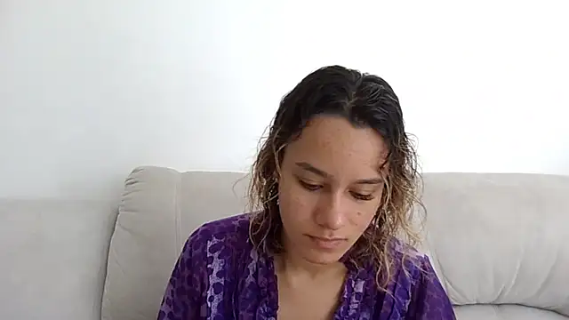 Snapshot of SamanthaWatson chatting on May 19, 2026, 2:23 pm SamanthaWatson online show from May 19, 2026, 2:23 pm