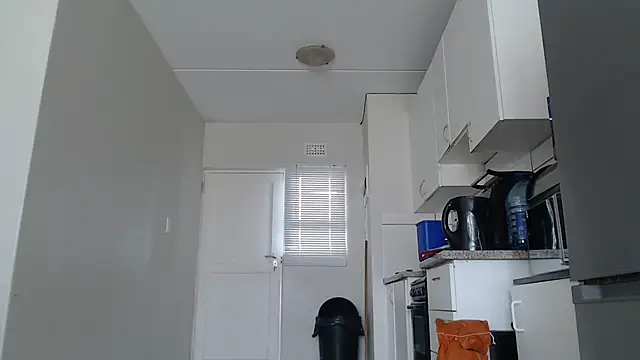 Snapshot of officialkhakes_za chatting on November 9, 2025, 9:07 am officialkhakes za online show from November 9, 2025, 9:07 am