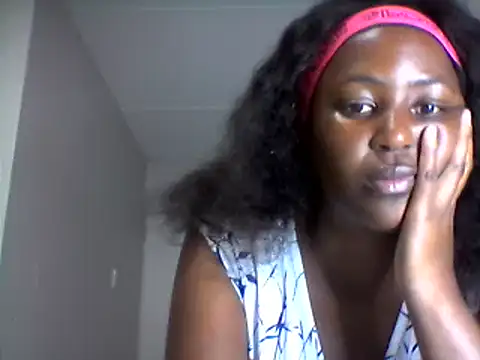 Snapshot of officialkhakes_za chatting on February 28, 2026, 6:31 pm officialkhakes za online show from February 28, 2026, 6:31 pm