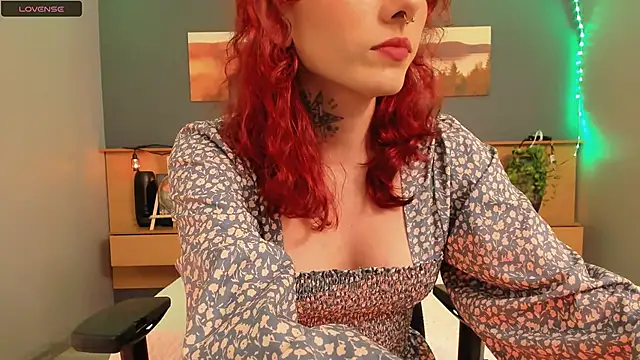 LiliJones  online show from February 6, 2025, 8:34 pm