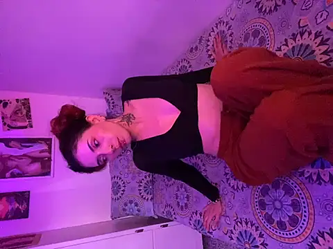 LiliJones  online show from March 15, 2025, 10:22 pm