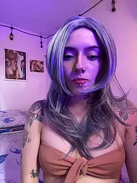 LiliJones  online show from March 18, 2025, 7:20 pm