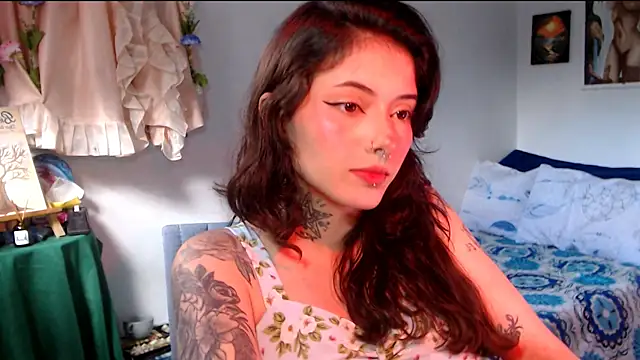 LiliJones  online show from May 10, 2026, 8:58 pm