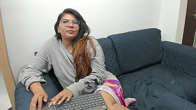 Luna Dumont online show from March 22, 2025, 7:47 am