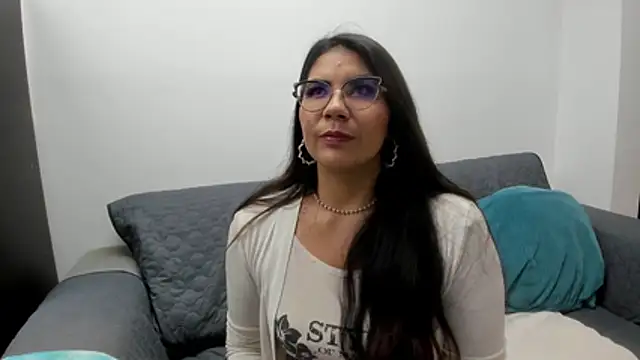 Luna Dumont online show from November 21, 2025, 11:20 am