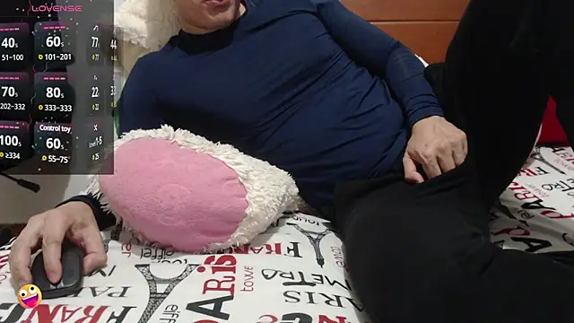 Snapshot of Emmanuel21_ chatting on January 21, 2025, 4:21 am Emmanuel21 online show from January 21, 2025, 4:21 am