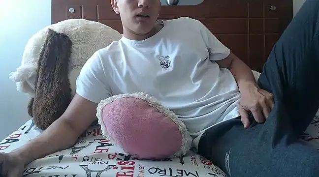 Snapshot of Emmanuel21_ chatting on February 14, 2025, 4:31 pm Emmanuel21 online show from February 14, 2025, 4:31 pm