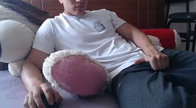 Snapshot of Emmanuel21_ chatting on February 16, 2025, 6:21 pm Emmanuel21 online show from February 16, 2025, 6:21 pm