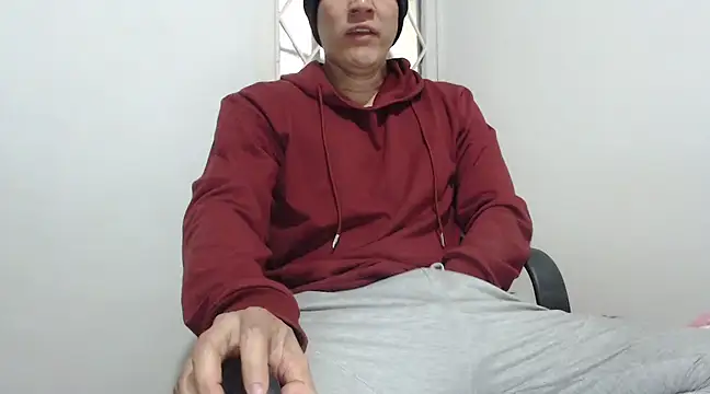 Snapshot of Emmanuel21_ chatting on March 13, 2025, 11:27 pm Emmanuel21 online show from March 13, 2025, 11:27 pm