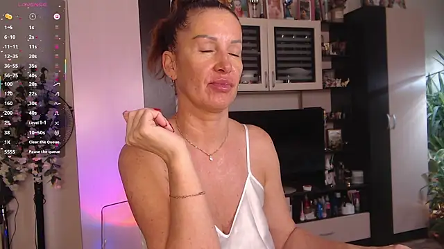 SheilaRyan online show from November 18, 2025, 5:34 am