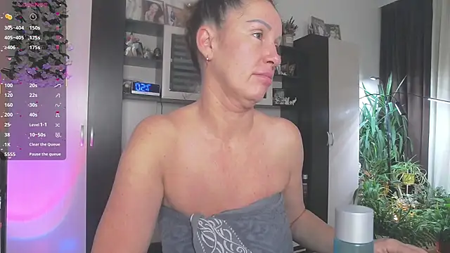 SheilaRyan online show from January 18, 2026, 4:49 am