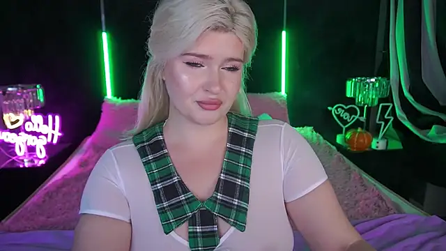 CocoSecretss online show from November 13, 2025, 8:02 am