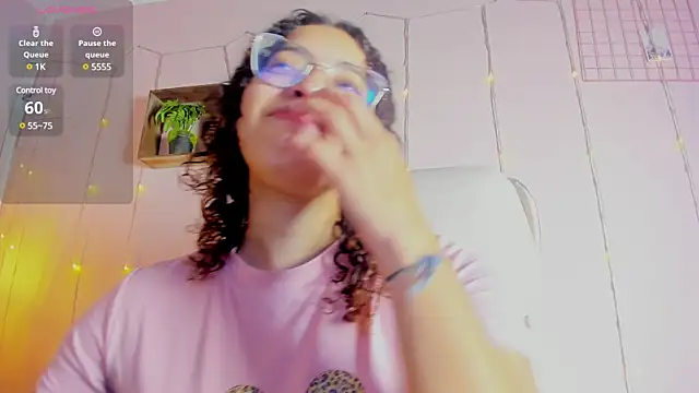 Dollar-girl online show from February 28, 2025, 11:36 am