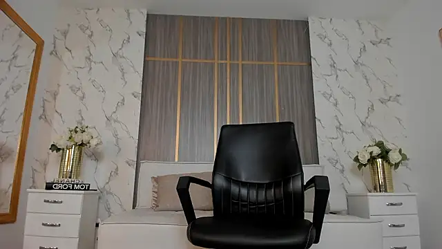 Dollar-girl online show from March 4, 2026, 1:06 pm