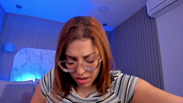 Snapshot of Dollar-girl chatting on June 27, 2026, 5:56 am Dollar-girl online show from June 27, 2026, 5:56 am