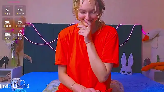 Snapshot of Angelina__1 chatting on January 14, 2025, 1:15 am Angelina 1 online show from January 14, 2025, 1:15 am