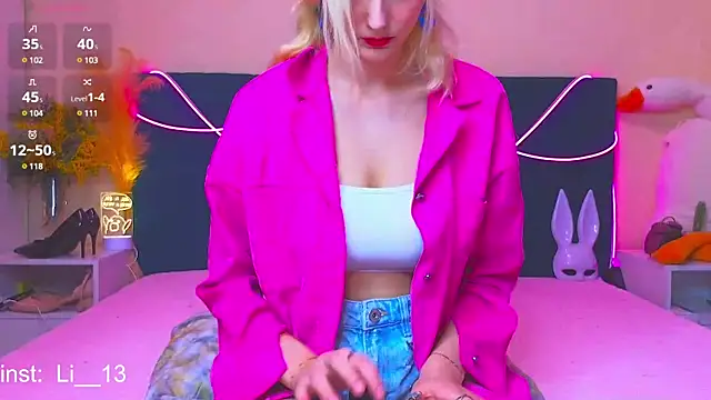 Snapshot of Angelina__1 chatting on February 20, 2025, 7:19 pm Angelina 1 online show from February 20, 2025, 7:19 pm