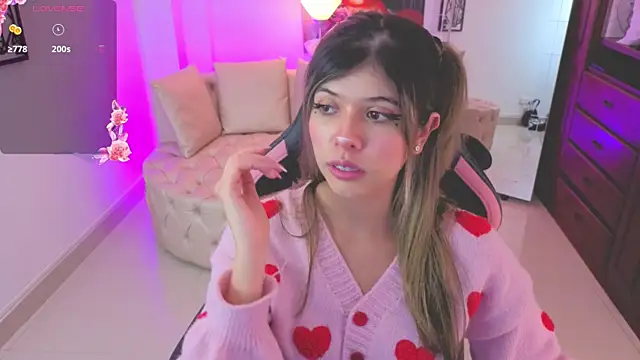 NATAASHA    online show from November 18, 2025, 3:12 am