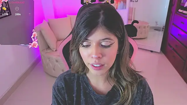 NATAASHA    online show from December 1, 2025, 4:06 am