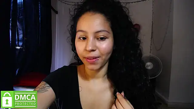 Snapshot of Mr_MrsCurie chatting on December 10, 2024, 9:11 pm Mr MrsCurie online show from December 10, 2024, 9:11 pm