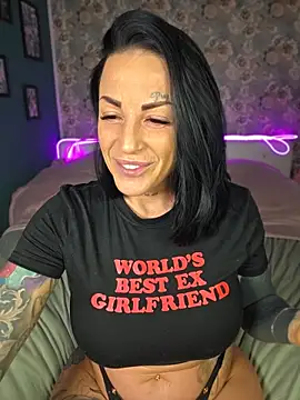 EmilyDiazofficial online show from April 19, 2026, 1:21 pm